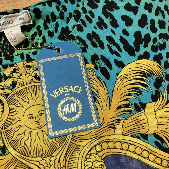 Versace for H&M NWT blue leopard graphic print tshirt RARE size Medium - Picture 4 of 6
